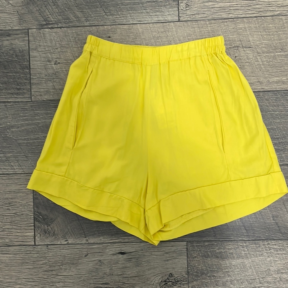 High Waist Yellow Shorts With Pockets